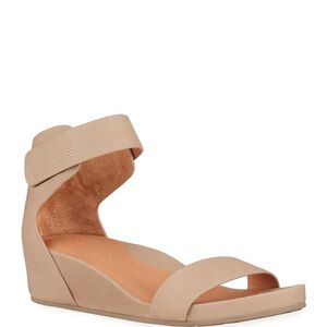 Gentle Souls Judith East Nubuck Wedge Sandals 8